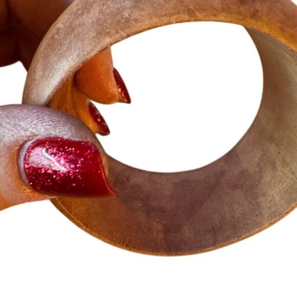 Vintage Wooden Bangle With Natural Brown Finish - Picture 3 of 5